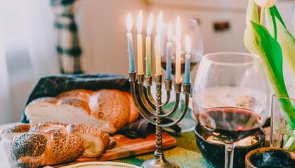 开云体育中国官方网站-体育科技助推青少年足球训练航，虚拟仿真成行业新宠，青少年足球体验课活动流程